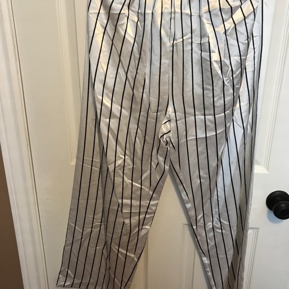 NWT-satin pyjamas - Picture 3 of 6